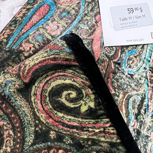 Zara velvet mini skirt size medium - Picture 3 of 5